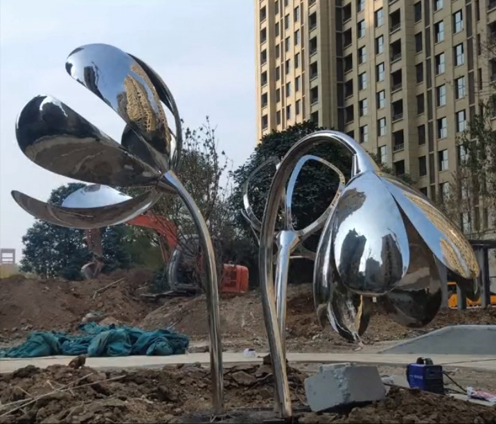 stainless steel sculpture artists (2)