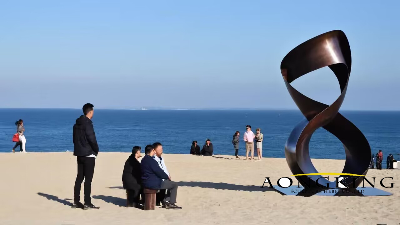 'The bond between ocean and humanity' sculpture